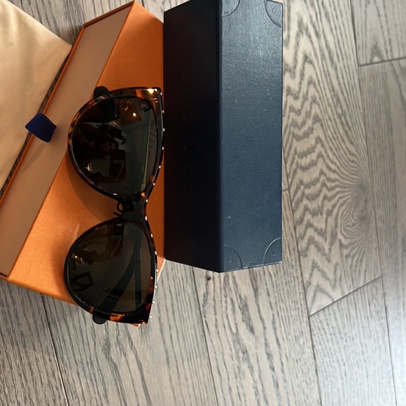 ⭐️BNWT LA BOUM LOUIS VUITTON SUNGLASSES⭐️ Z1038E Dark Tortoise - Picture 2 of 5